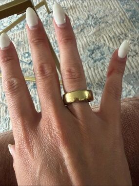 EUC Oura Gen3 Sz 7 Gold Dome Ring